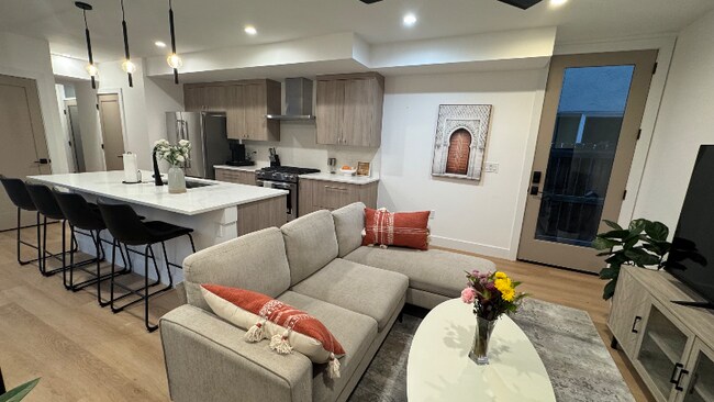 3433 Lawrence St in Denver, CO - Building Photo - Building Photo
