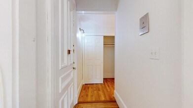 223 Beacon St, Unit 6D in Boston, MA - Foto de edificio - Building Photo