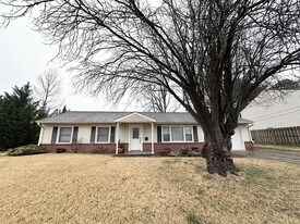 4436 Hinsdale St in Virginia Beach, VA - Building Photo