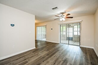 809 Del Prado Dr in Kissimmee, FL - Building Photo - Building Photo
