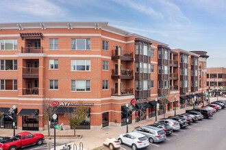 Acadia on the Green in Downers Grove, IL - Building Photo - Primary Photo