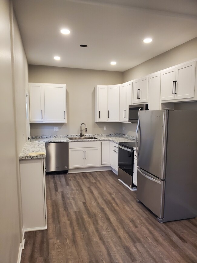 119 W Wisconsin Ave, Unit 119