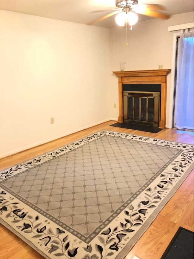8611 Beekman Pl, Unit B in Alexandria, VA - Building Photo - Building Photo