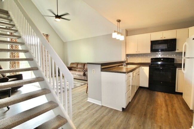 property at 1348 Hunters Rd