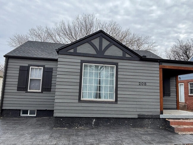 property at 208 S Bleckley Dr