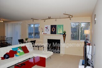 8244 126th Ave NE in Kirkland, WA - Building Photo - Building Photo