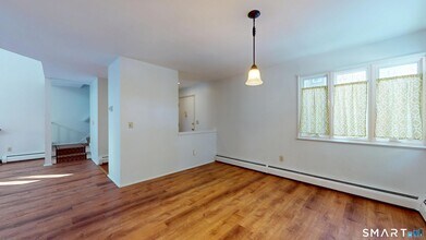 6 Lyle Ct in Farmington, CT - Building Photo - Building Photo