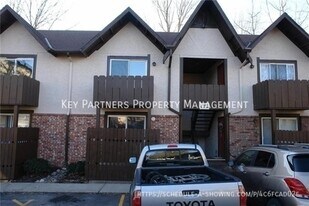 6212 Robinson St in Overland Park, KS - Building Photo