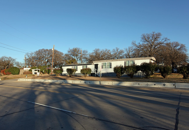 Petty's Mobile Home Park in Irving, TX - Foto de edificio - Building Photo