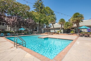 The Montclaire in Sunnyvale, CA - Building Photo