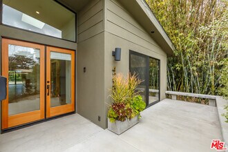 4229 Elmer Ave in Los Angeles, CA - Foto de edificio - Building Photo