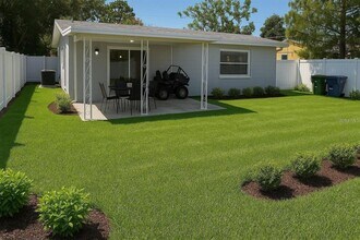 2205 N Grady Ave in Tampa, FL - Building Photo - Building Photo
