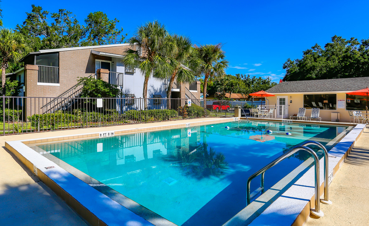 Dover Gardens in Orlando, FL - Foto de edificio