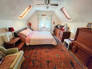 16 Leyden St, Unit 2 in Medford, MA - Foto de edificio - Building Photo