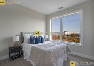 132 Bremen St, Unit 301 in Boston, MA - Building Photo - Building Photo