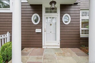 10 Old Jackson Ave in Hastings On Hudson, NY - Building Photo - Building Photo