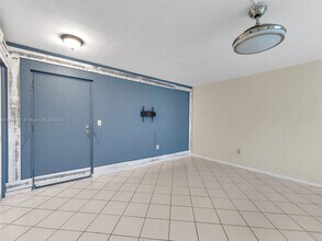 2551 NW 41st Ave in Lauderhill, FL - Building Photo - Building Photo