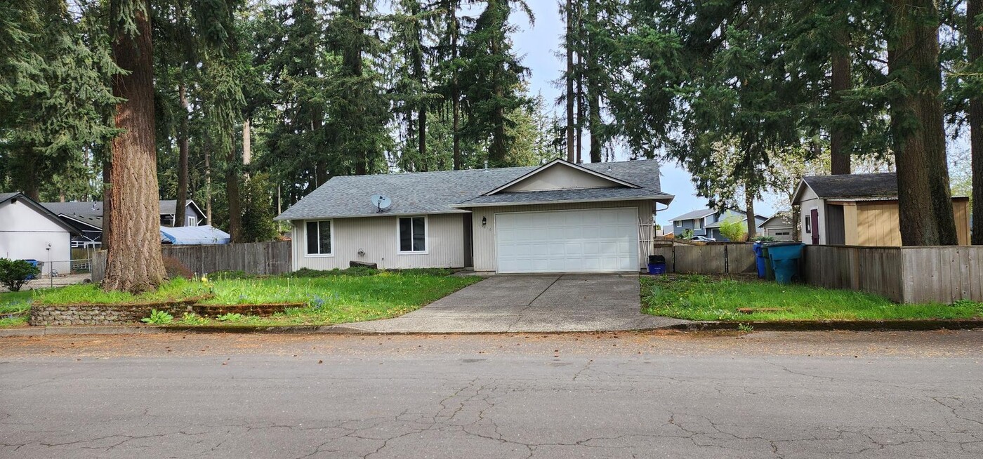 15416 NE 42nd St in Vancouver, WA - Building Photo