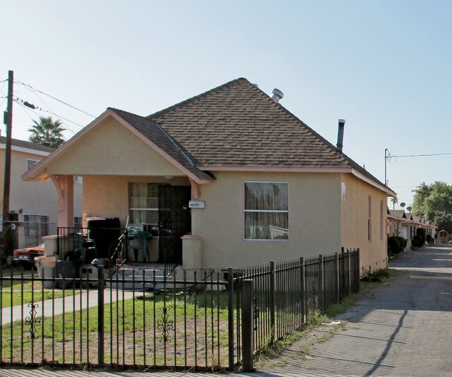 4840 Elizabeth St in Bell, CA - Building Photo - Building Photo