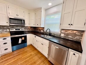 1984 Cricklewood Cv in Fogelsville, PA - Foto de edificio - Building Photo