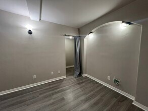 1820 Titus St in San Diego, CA - Foto de edificio - Building Photo