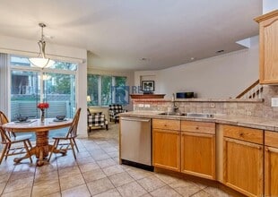 8345 S Garland Cir in Littleton, CO - Building Photo - Building Photo