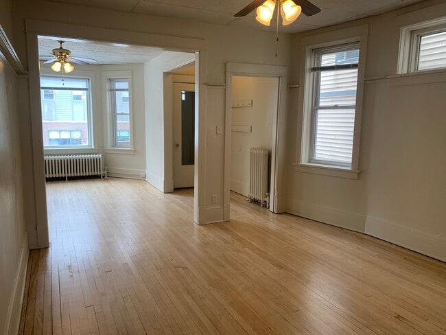 122 W 4th St, Unit 122B