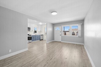 1612 Orange Ave in Costa Mesa, CA - Building Photo - Building Photo