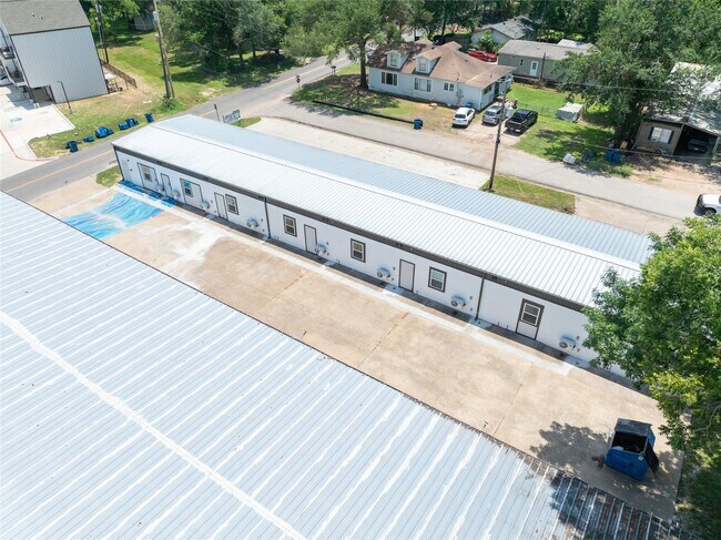 2612 Castle St in Waller, TX - Building Photo - Building Photo