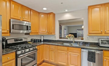 2510 Smoketree Ln in Crofton, MD - Foto de edificio - Building Photo