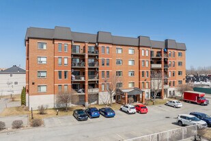 Condominiums Ericka in Laval, QC - Building Photo