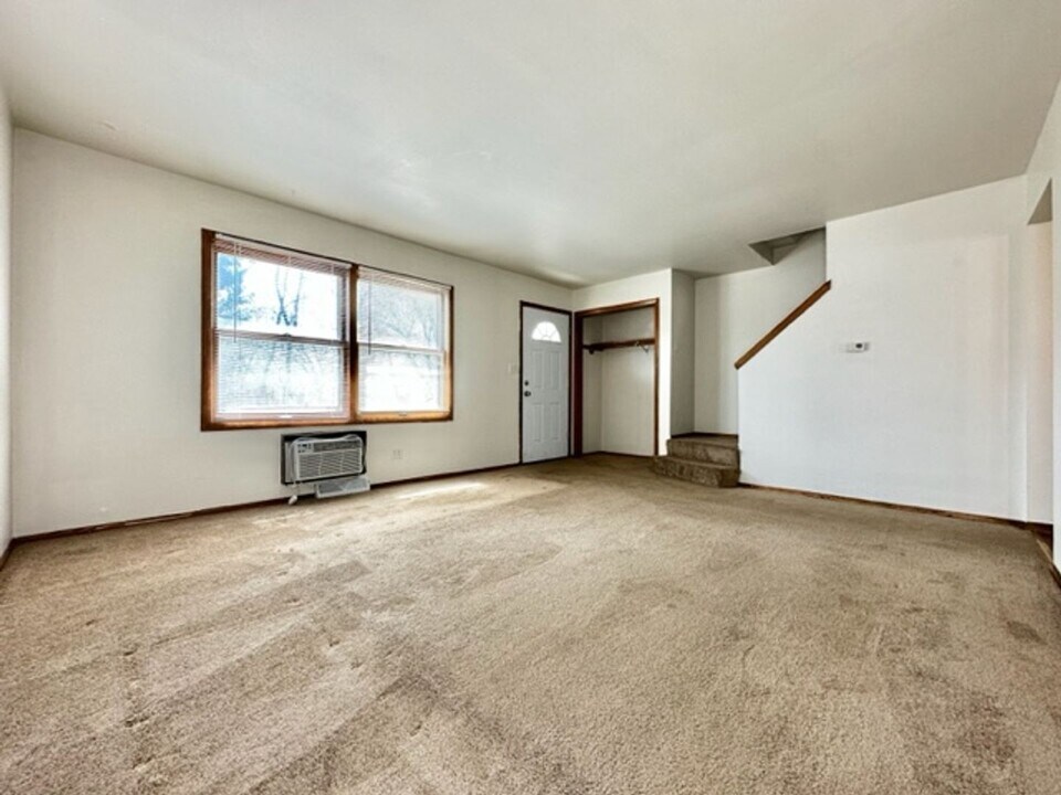 5137 N 91st St in Milwaukee, WI - Building Photo