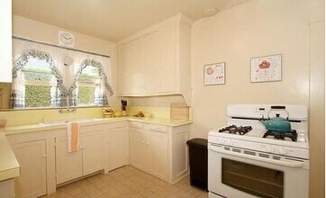 1007 W Beach Blvd in Gulf Shores, AL - Building Photo - Building Photo