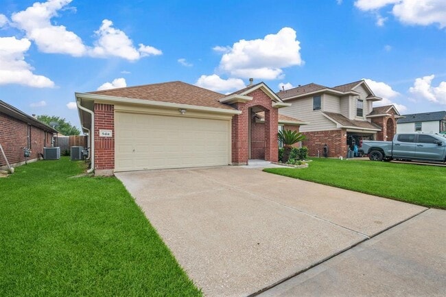 5414 Fairtide Dr in Baytown, TX - Building Photo - Building Photo