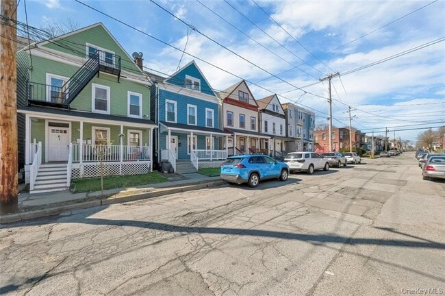 61 Carson Ave in Newburgh, NY - Building Photo - Building Photo