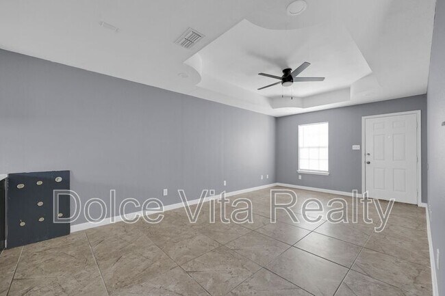 112 E Peter St in Edinburg, TX - Foto de edificio - Building Photo