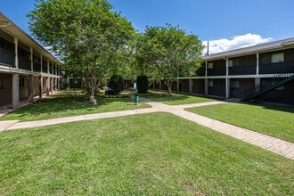 Lila Place in Lafayette, LA - Foto de edificio - Building Photo