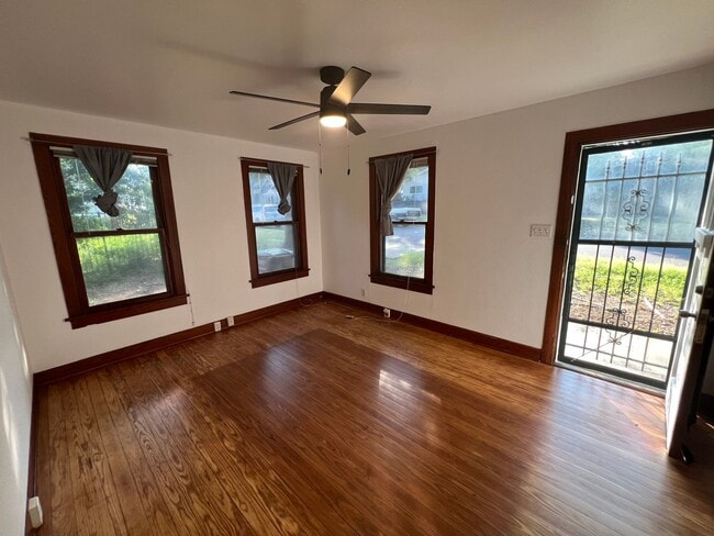 5004 Avenue F-Unit -1 in Austin, TX - Foto de edificio - Building Photo