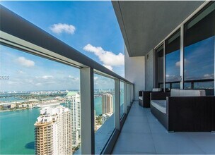 495 Brickell Ave, Unit 5008 in Miami, FL - Building Photo - Building Photo