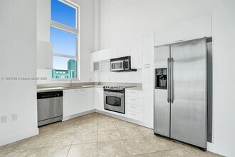 133 NE 2nd Ave, Unit # 3502 in Miami, FL - Building Photo - Building Photo