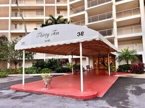 3010 N Course Dr in Pompano Beach, FL - Building Photo - Building Photo