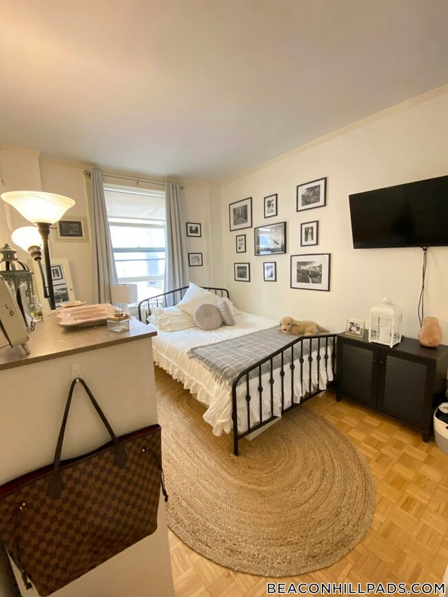 21 Beacon St, Unit 10B