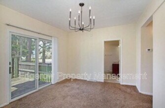 352 Holmdene Blvd NE in Grand Rapids, MI - Building Photo - Building Photo