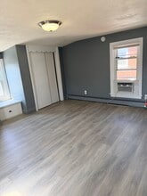 1212 E Philadelphia Ave, Unit B in Gilbertsville, PA - Foto de edificio - Building Photo