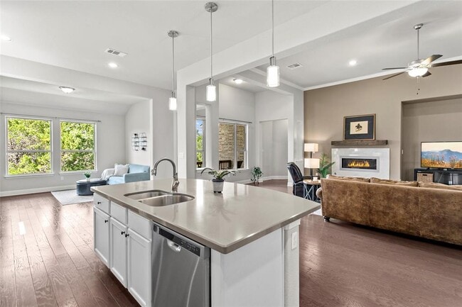 226 Brentwood Dr in Austin, TX - Building Photo - Building Photo