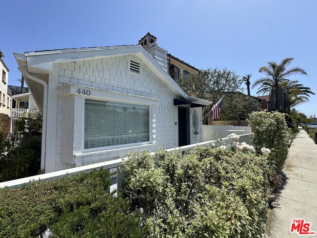 440 Howland Canal in Los Angeles, CA - Building Photo - Building Photo
