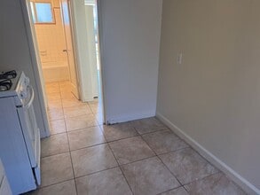 232 Warren Ave in Bakersfield, CA - Building Photo - Building Photo