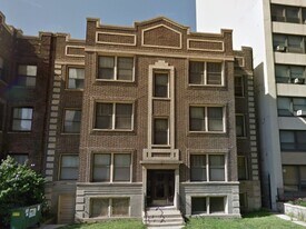 652 W Gordon Ter, Unit 1W in Chicago, IL - Building Photo