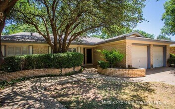 7713 Lynnhaven Ave in Lubbock, TX - Building Photo - Building Photo