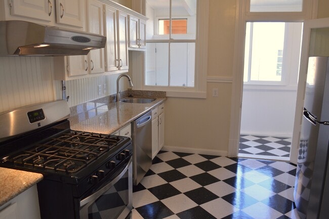 property at 39 Pearl St